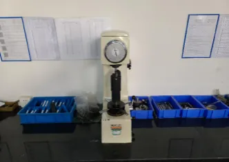 Prueba de dureza (probador de dureza de Rockwell)
